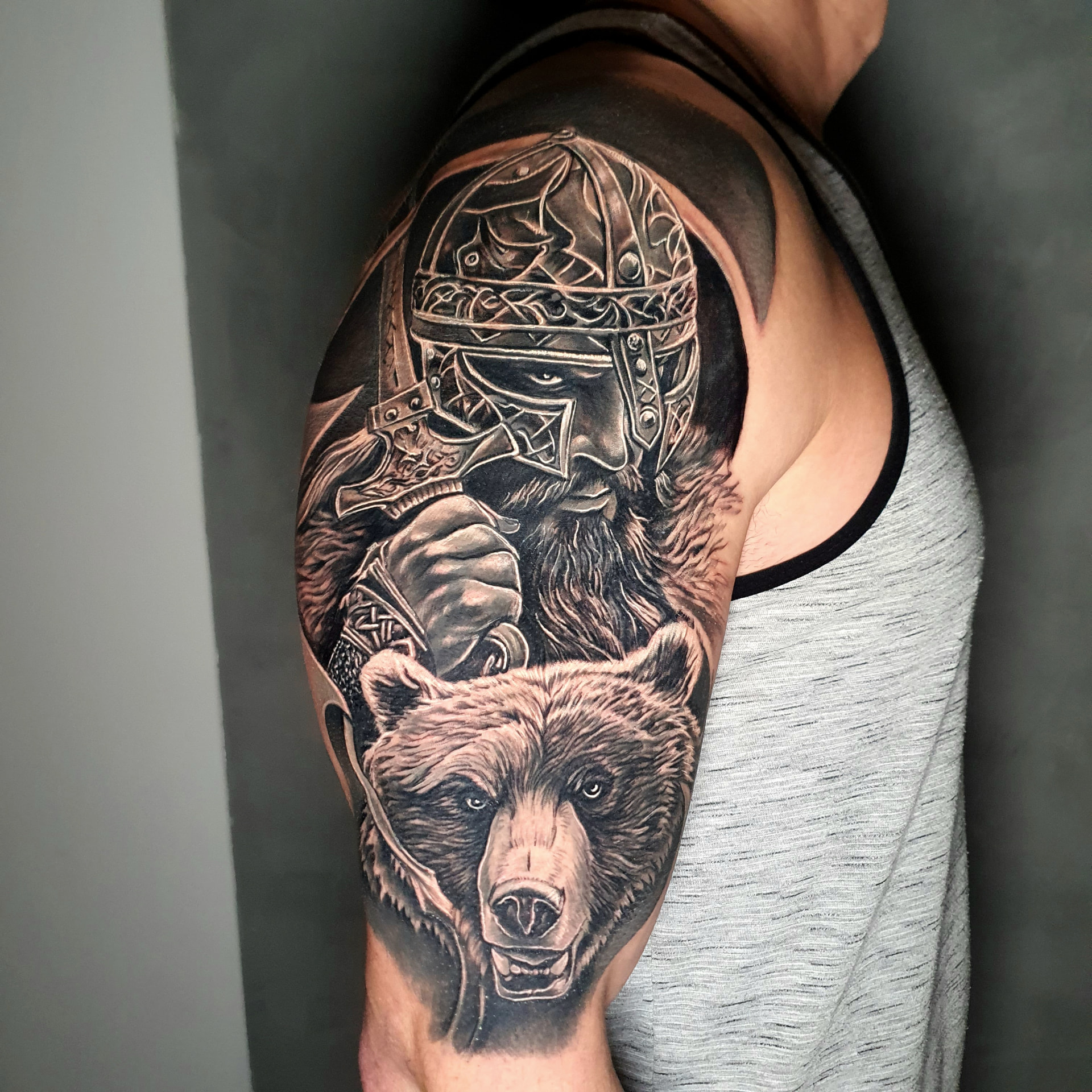 Cobertura finalizada por Luiz Henrique — Viking e urso
